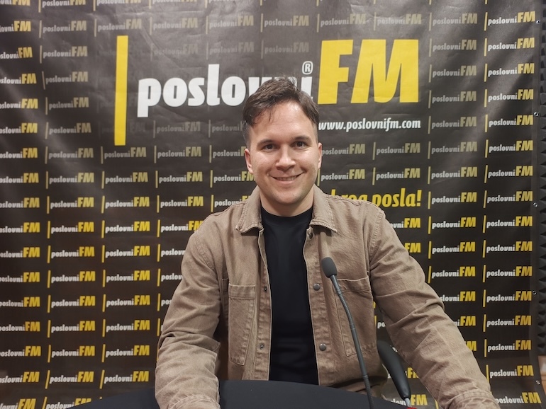 Novi Vinodolski - novi-vinodolski.info - Poslovni podcast - Mario Ljubičić: Iz Imotskog stiže robot budućnosti: Rinno nije programiran – on razumije